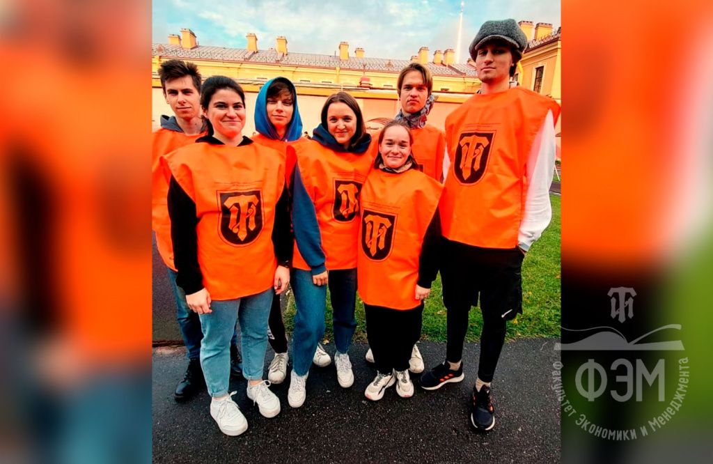 29 сентября на городошном стадионе у стен Петропавловской крепости проводились студенческие соревнования в рамках Санкт-Петербургской студенческой спортивной лиги по городошному спорту.