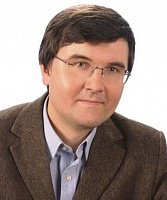 Доктор Януш Саламон (Dr. Janusz Salamon) (Карлов университет, г. Прага; Нью-Йоркский университет, г. Прага).